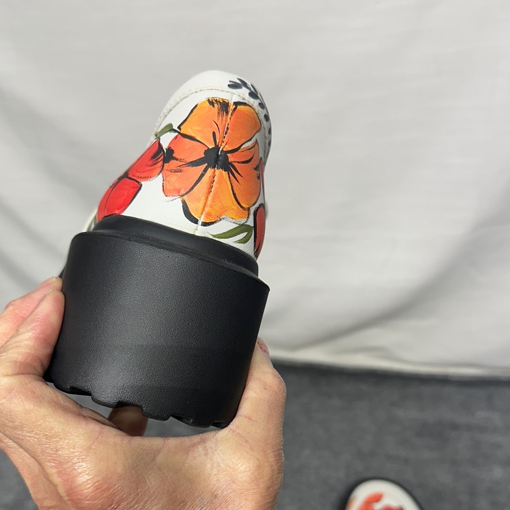 Wild Fable Hand Painted Floral Loafers with Red and Orange Blooms NWOT - Picture 4 of 10